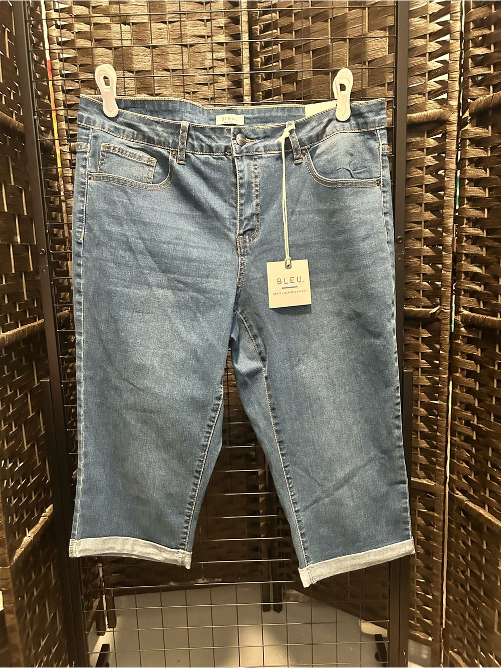 Bleu Mid-Blue Women’s Denim Capri Jeans size 16w